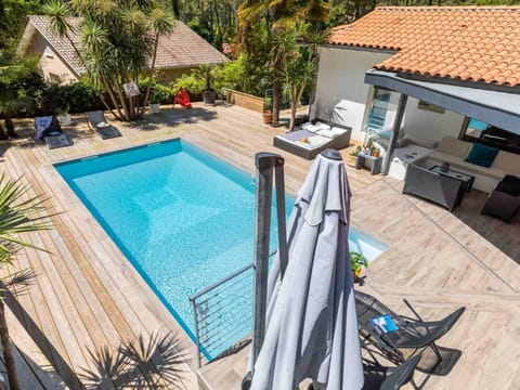 Villa d'architecte avec piscine chauffée et borne de recharge, parfaite pour des vacances en famille - FR-1-791-4 Villa in Hossegor