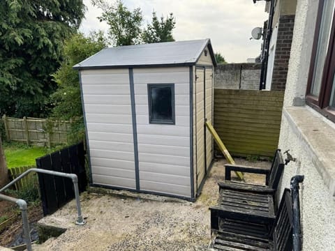 Lovely 2 Bedroom House with Garden House in Belfast