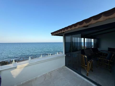 Patio, Day, Natural landscape, View (from property/room), Balcony/Terrace, Dining area, Sea view