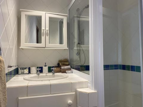 Bakoven Cottage House in Camps Bay