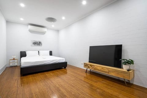 Windsor Nightlife Retreat House in Saint Kilda