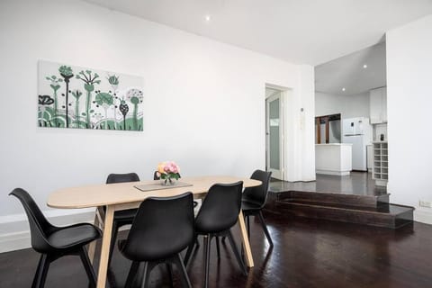 Windsor Nightlife Retreat House in Saint Kilda