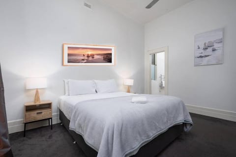 Windsor Nightlife Retreat House in Saint Kilda