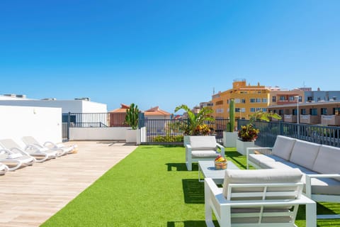 Balcony/Terrace, sunbed