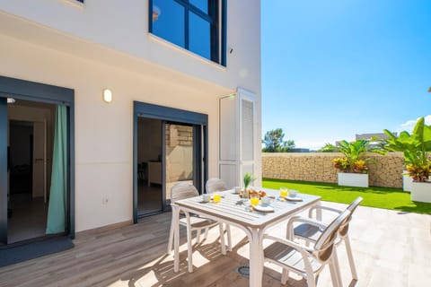 Balcony/Terrace, Dining area