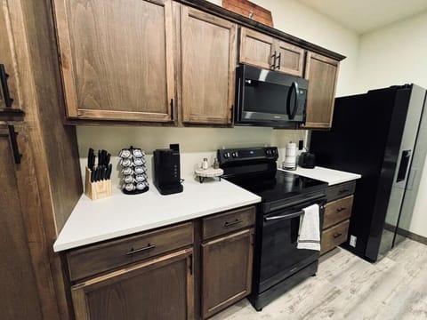 Coffee/tea facilities, Kitchen or kitchenette, dishwasher, oven, pet friendly, stove, toaster