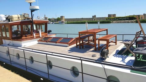 Peniche Saul Nomad Docked boat in Le Grau-du-Roi