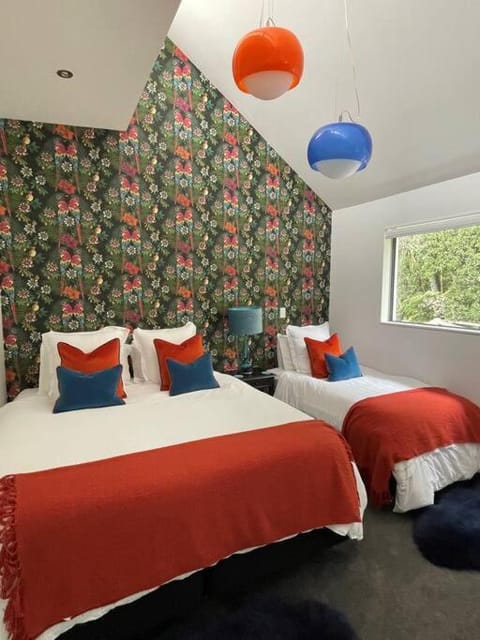 Tropical Paradise by the Sea Apartment in Auckland