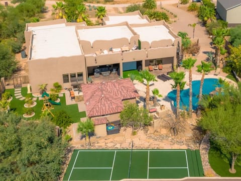 Amazing Views - Pickleball - Golf - Sleeps 25 Villa in Scottsdale