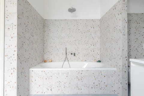 Bathroom, Bath