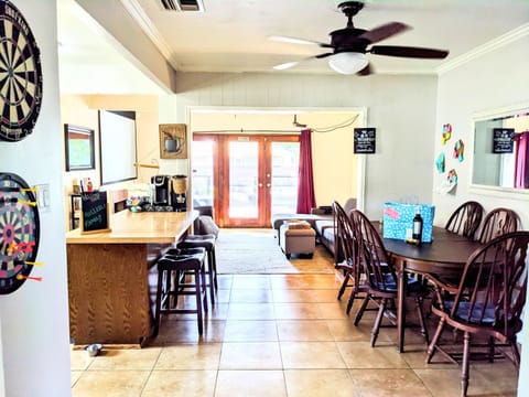 TV and multimedia, Living room, Dining area, kitchen