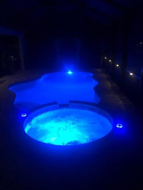 Hot Tub, Swimming pool