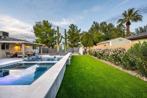 Natural landscape, Garden view, Pool view, Swimming pool, Swimming pool, sunbed