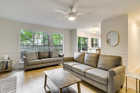 Family Home with Game Room and Deck in Spring! House in The Woodlands