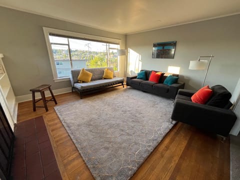 Living room, Photo of the whole room, Seating area