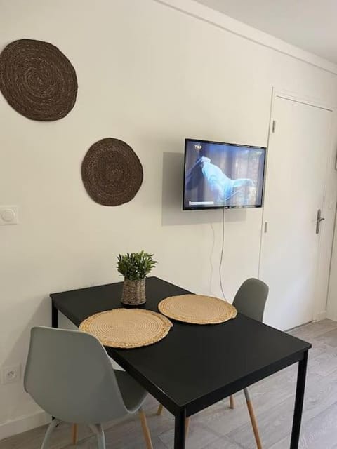 TV and multimedia, Dining area