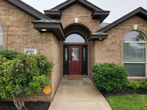 Magnificent Home, Game-room, Close to Everything House in Amarillo