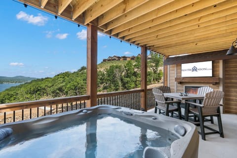 Table Rock Lake Views, Free Daily Attraction Tickets, Cmty Amenities w Pools Casa in Kimberling City