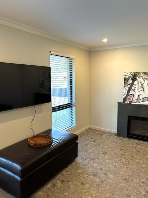 Versatile summer beach house or cosy winter retreat! House in Mandurah