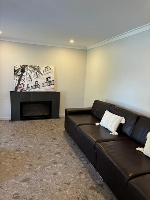 Versatile summer beach house or cosy winter retreat! House in Mandurah