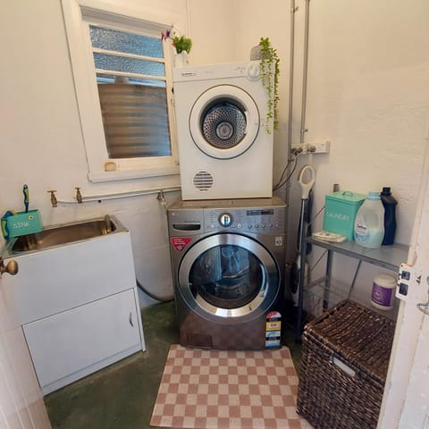 McGowen st accommodation House in Broken Hill