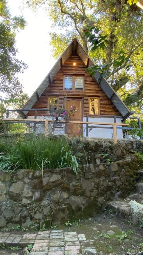 Cabañita del bosque de la cumbre de san Bartolo Milpas Altas House in Sacatepéquez Department