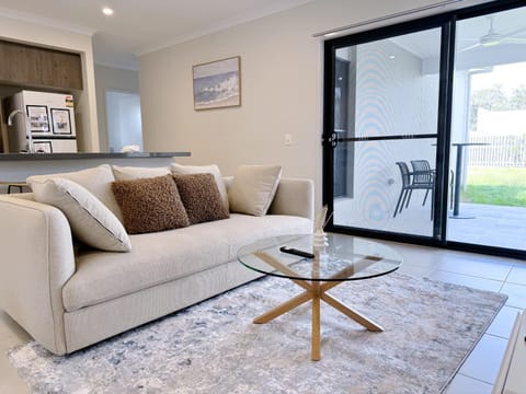 Theme Park Retreat Coomera 5 Beds Villa Villa in Coomera