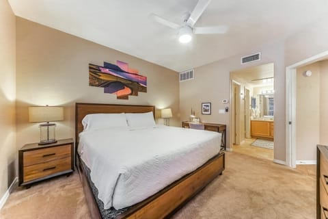 Well Appointed Condo Near The Westin Kierland Spa Casa in Kierland