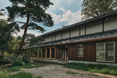 Property building, Day, Garden, Garden view