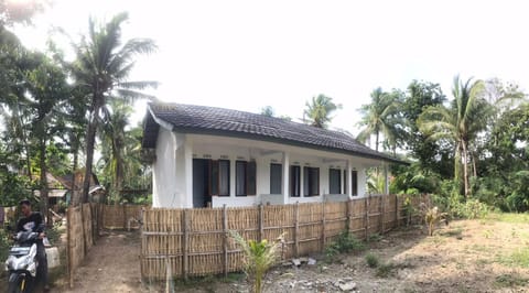 Homestay Saptia Dewi Vacation rental in Pujut