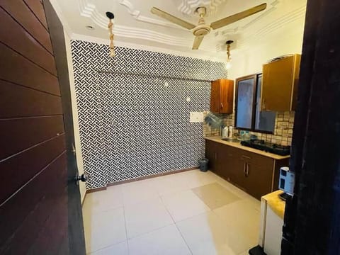 Stay Place Nice & Cozy 2 bedroom Apartment Apartment in Karachi