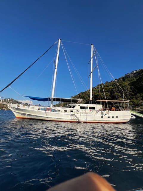 Beforelunchcruise Docked boat in Fethiye