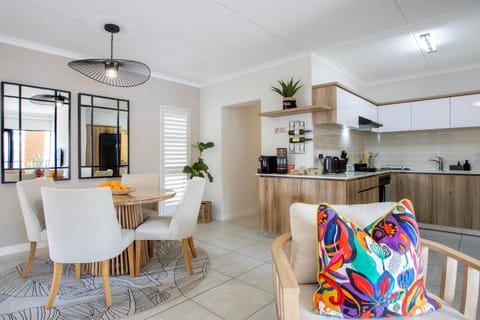 Dining area, kitchen