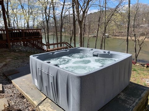 Natural landscape, Hot Tub, Lake view