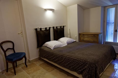 Le Mas d'Isnard Bed and Breakfast in Arles