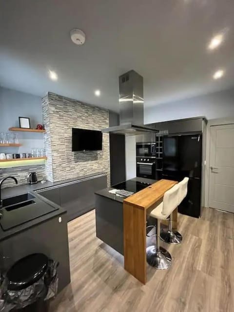 Station House - Furnished Lets House in Borough of Barnsley