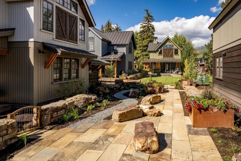 Academy Place | Marsh Marigold Maison in Crested Butte