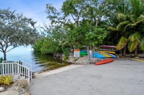 End Unit with ocean views and Juliet Balcony, condo Apartment in Key Largo