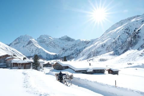 Nearby landmark, Natural landscape, Winter, Mountain view