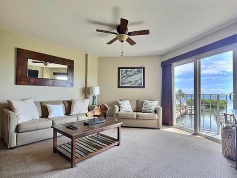 Ocean View Overlooking Marina Ocean Pointe 5305 House in Tavernier