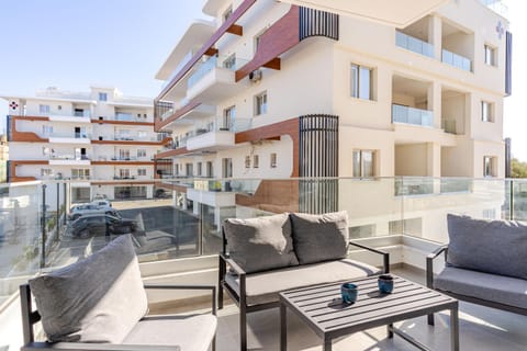 Patio, Balcony/Terrace, Seating area