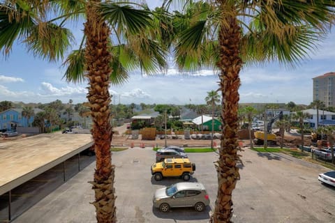 Beachfront Bliss Ocean Views Await Your Stay Apartment in Jacksonville Beach