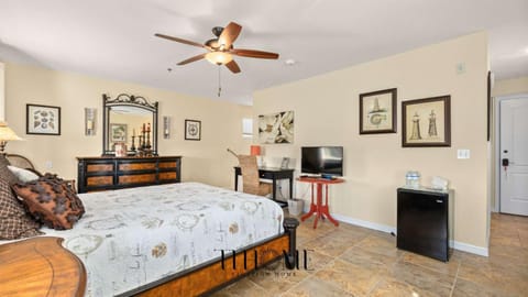 Flagler Beach BNB Pool Spa Suite Inn in Palm Coast