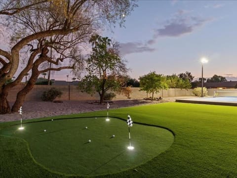 Pickle & Putt Retreat Pool Pickleball Putt Grn House in Scottsdale