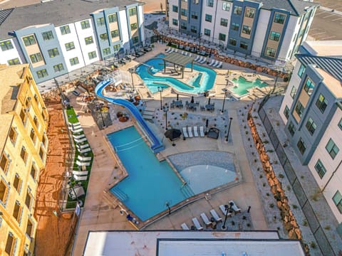 Red Rock Oasis - Brand New Home 3-Bed Sleeps 10 House in Washington