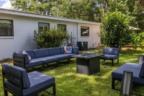 Patio, Seating area, Garden view