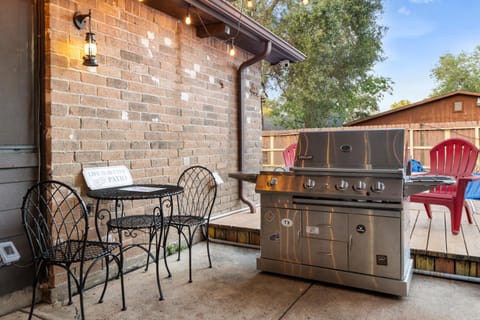 Patio, Day, BBQ facilities