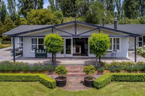 Property building, Natural landscape, Garden view