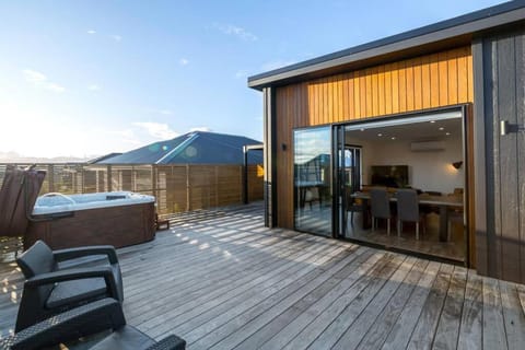 Patio, View (from property/room), Seating area, Mountain view