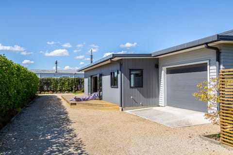 Private Escape House in Martinborough